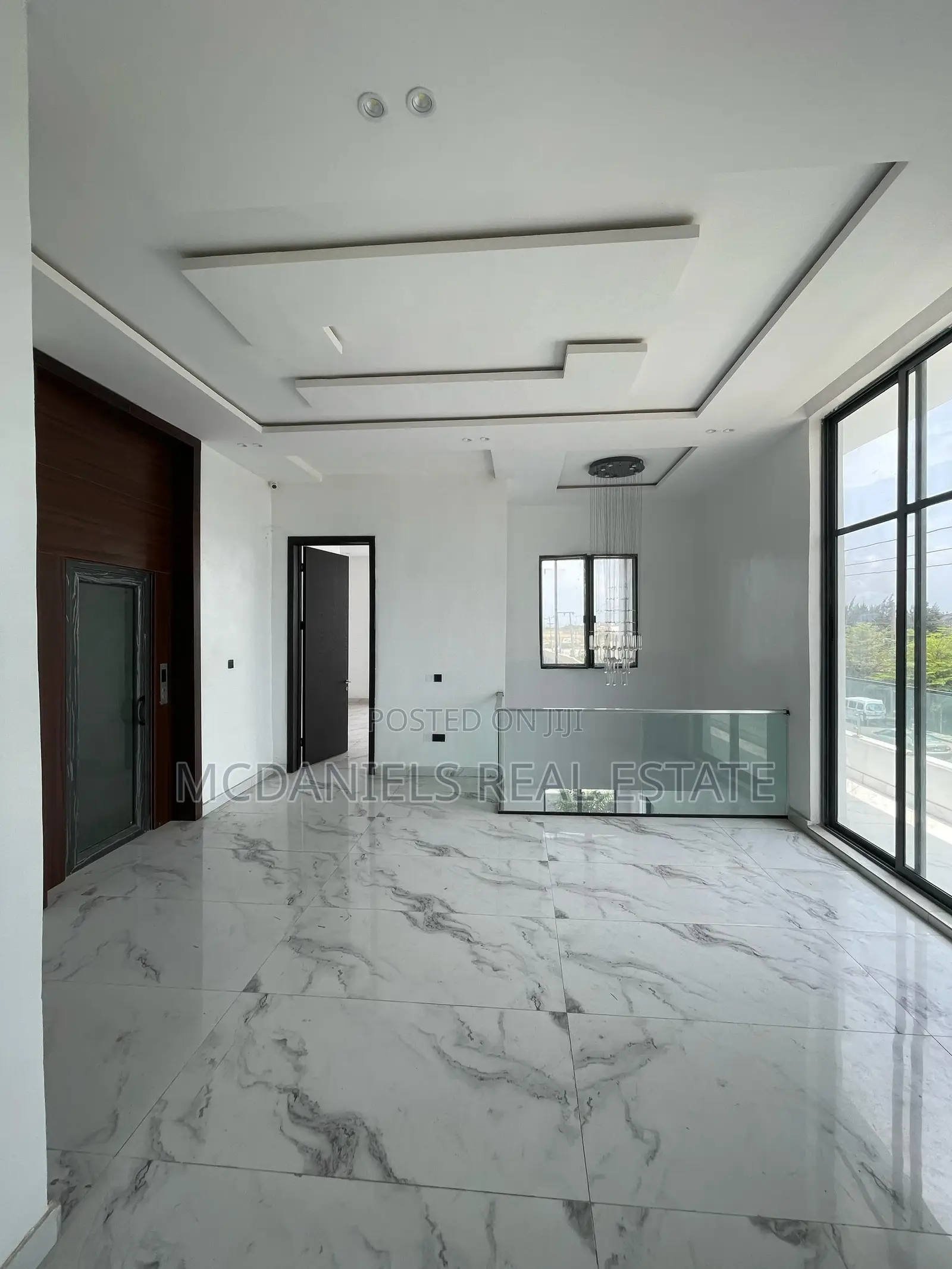 5bdrm Duplex in Osapa london for sale