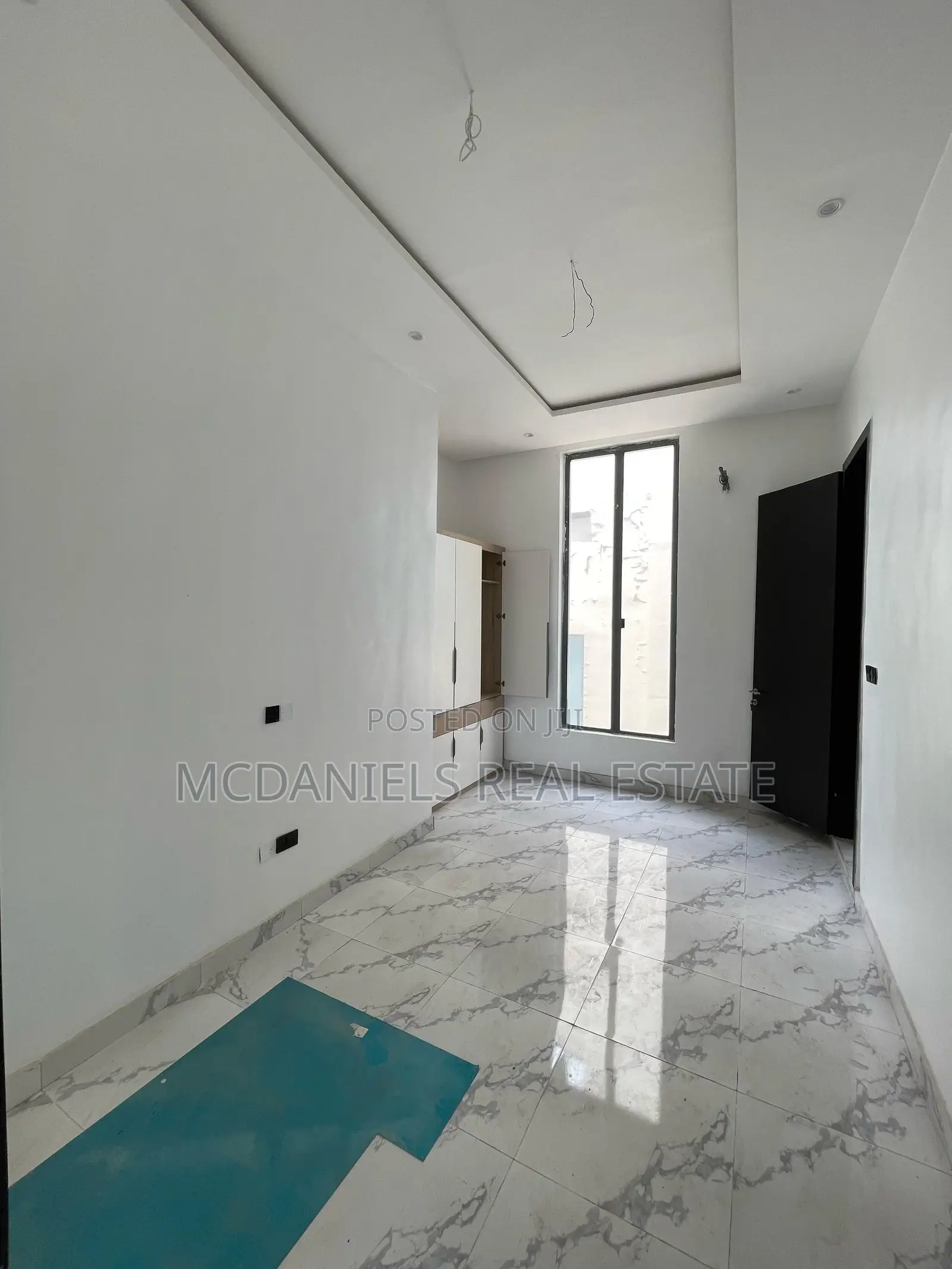 5bdrm Duplex in Osapa london for sale