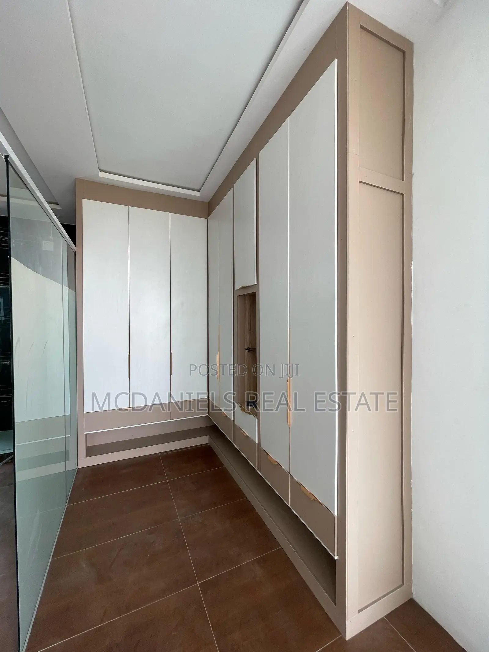 5bdrm Duplex in Osapa london for sale