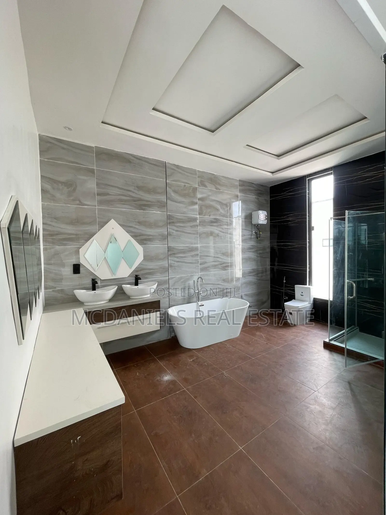 5bdrm Duplex in Osapa london for sale