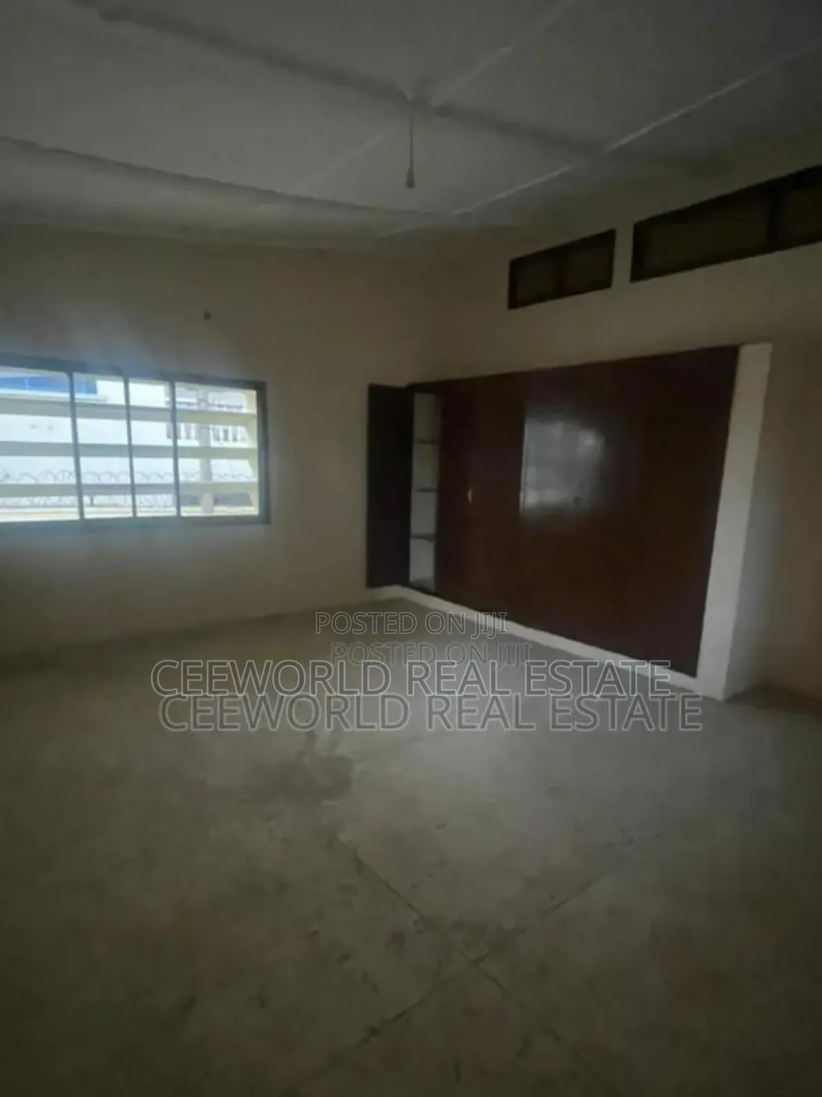 5 Bed Duplex for Lease Good for Commercial or Residential