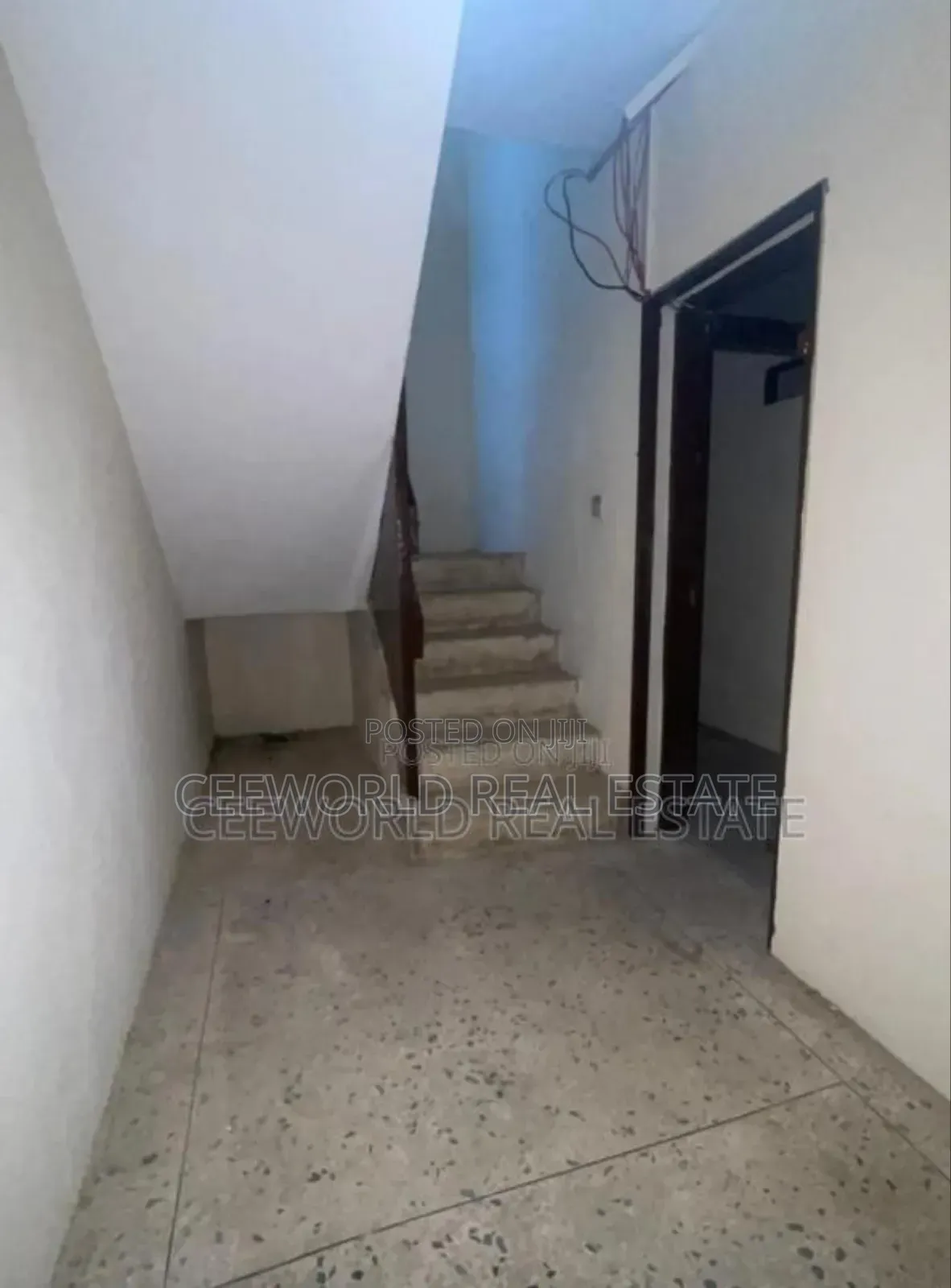 5 Bed Duplex for Lease Good for Commercial or Residential