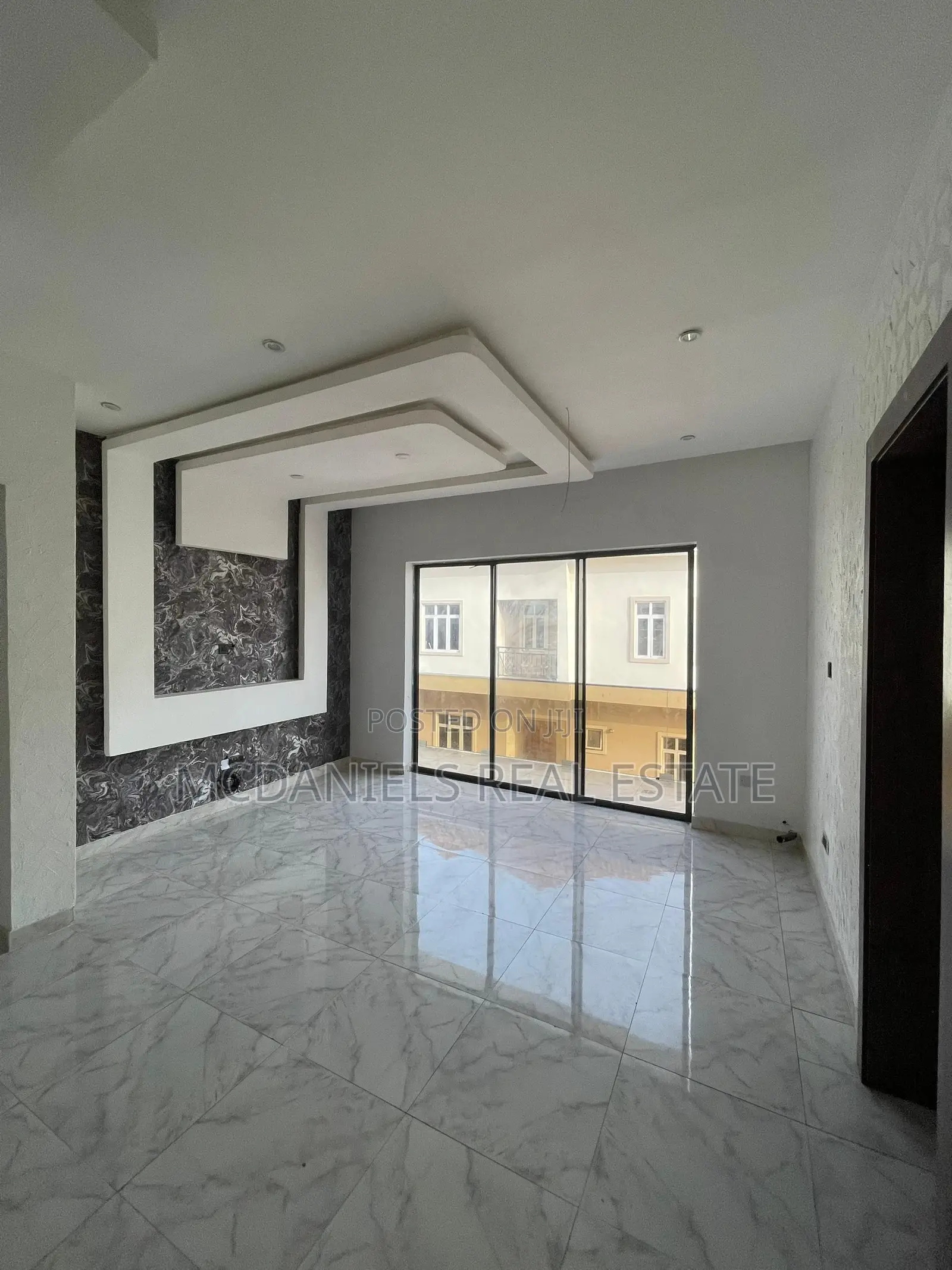 5bdrm Duplex in Osapa london for sale