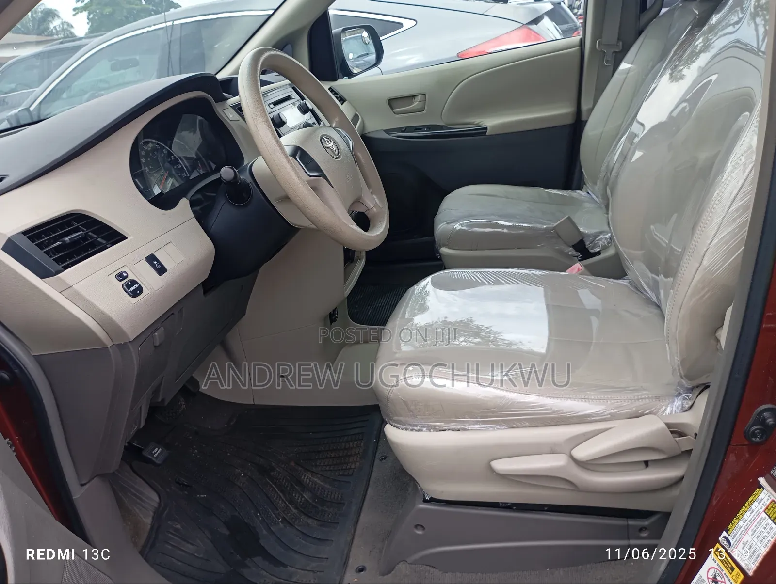 Toyota Sienna 2011 Red