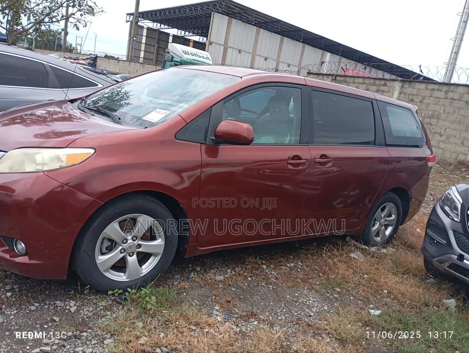 Toyota Sienna 2011 Red