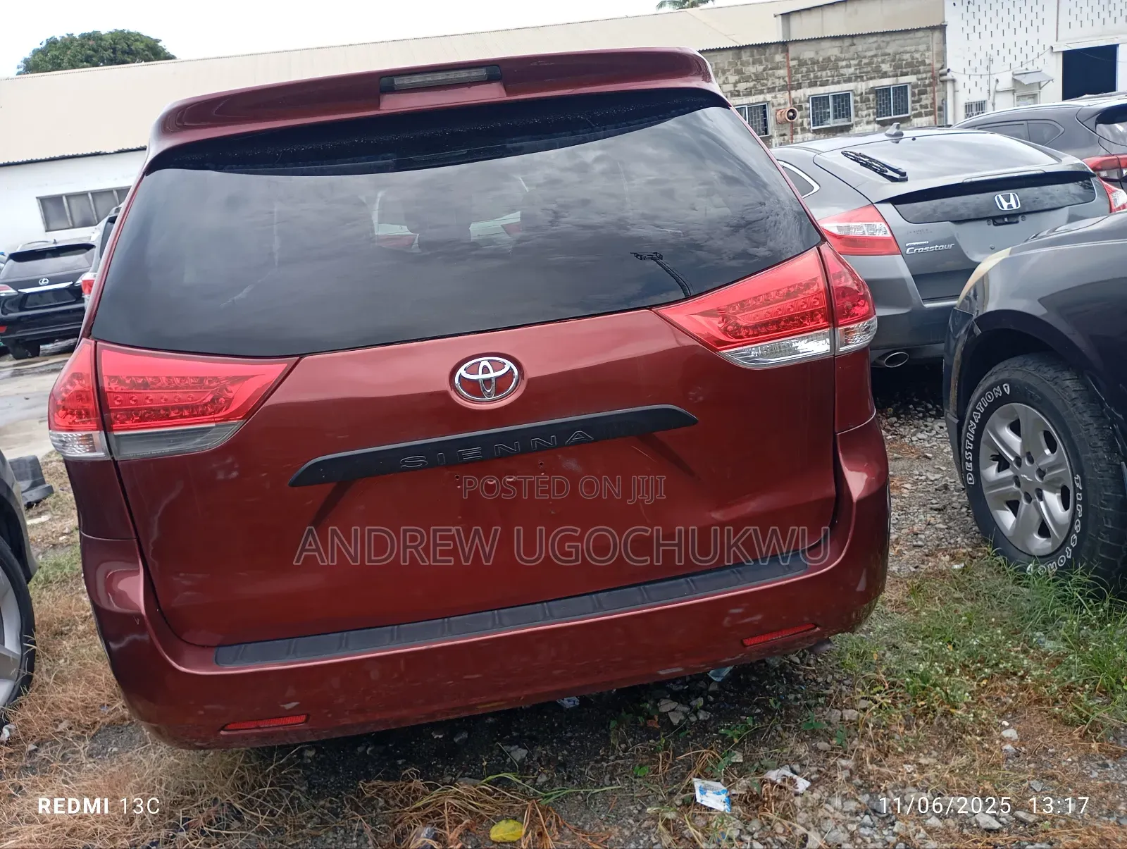 Toyota Sienna 2011 Red
