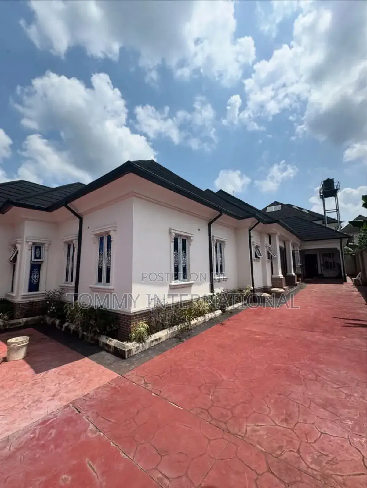 5bdrm Bungalow in Port-Harcourt for sale