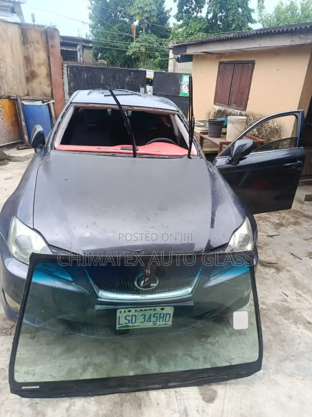 We Deliver and Install All Windscreen Glasses