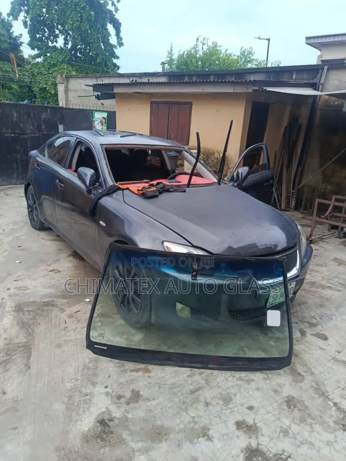 We Deliver and Install All Windscreen Glasses
