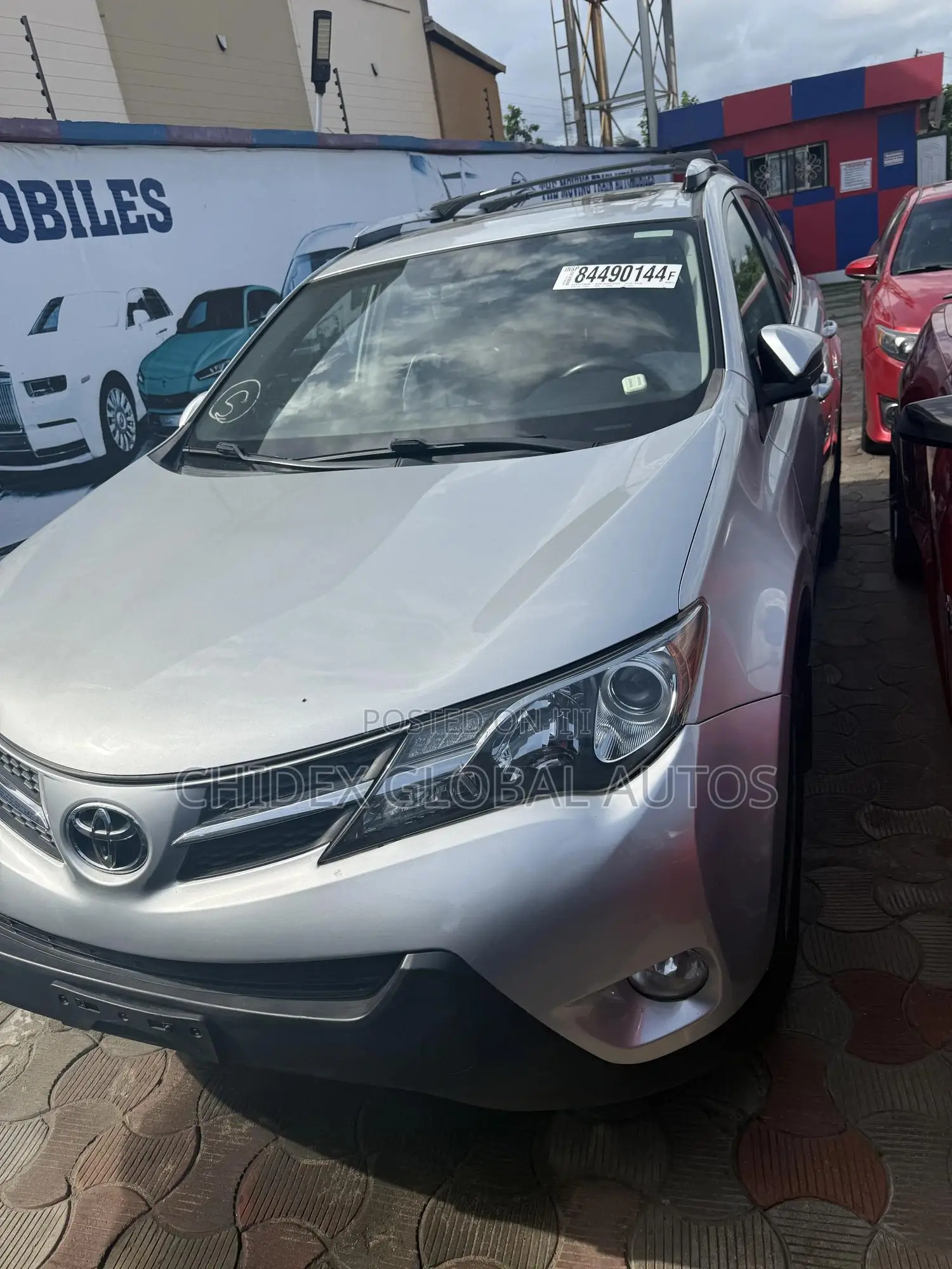 Toyota RAV4 XLE AWD (2.5L 4cyl 6A) 2013 Silver