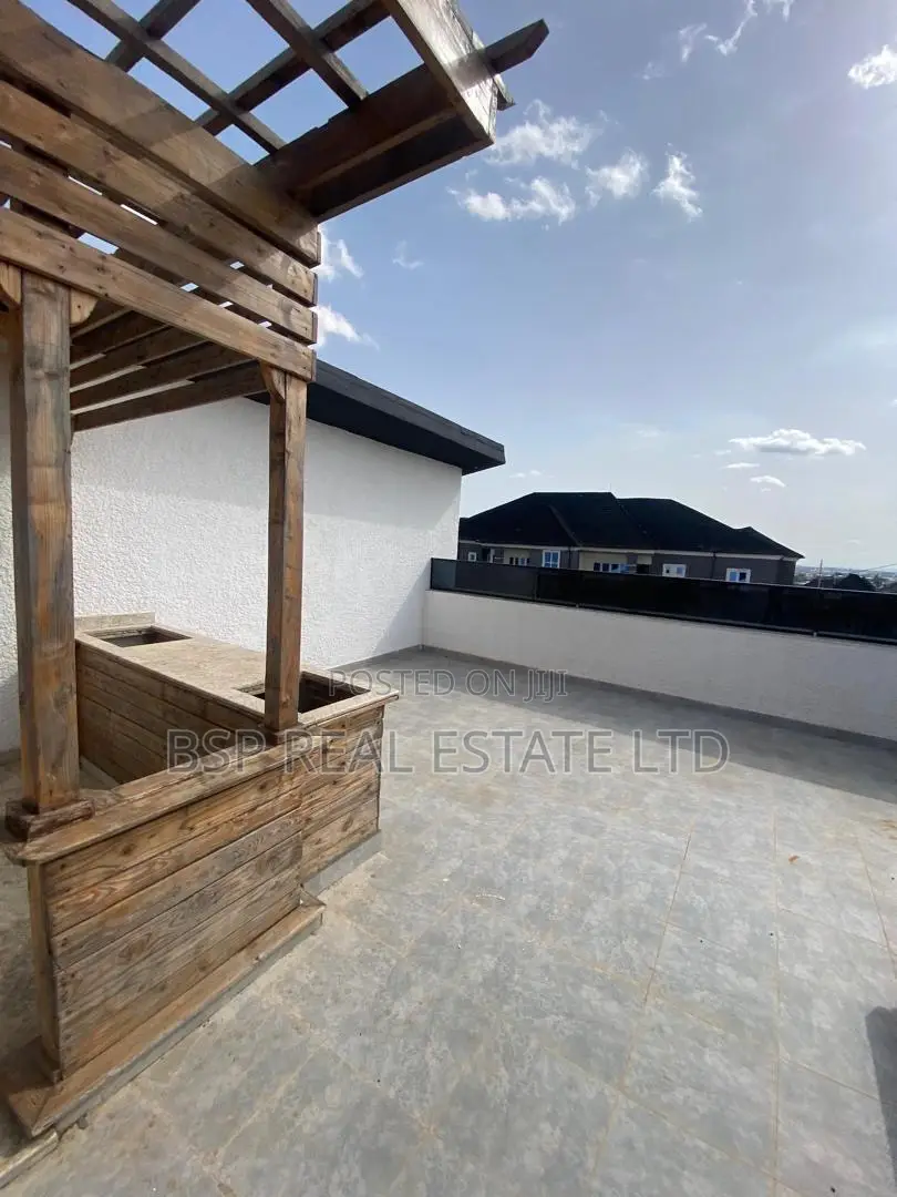 6bdrm Duplex in Apo Resettlement for sale