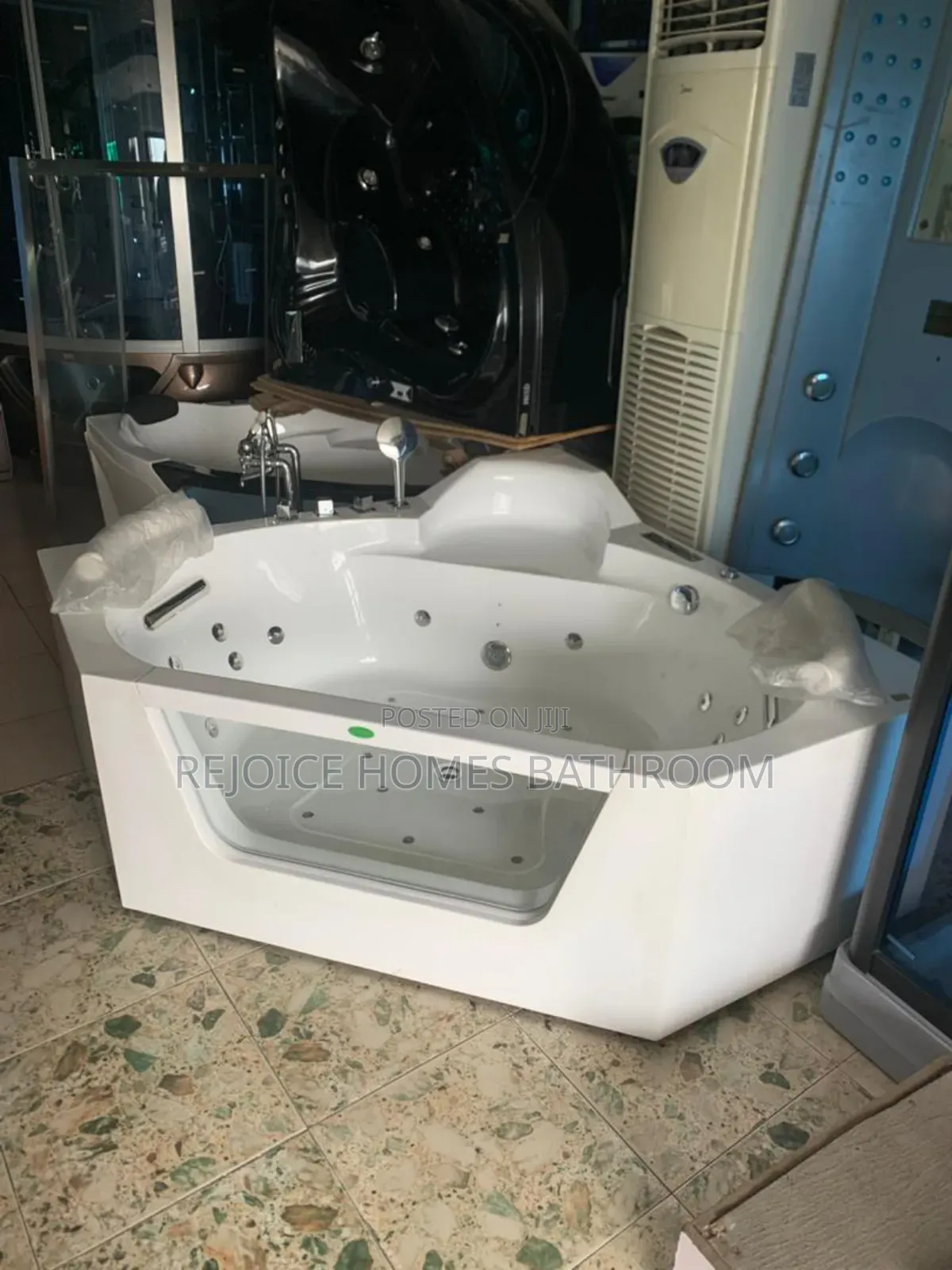 Luxury Corner Acrylic Jacuzzi Bathtub Hydro Massage Jets