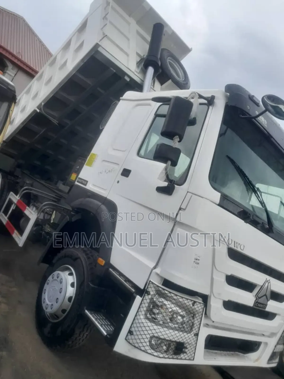 Brand New 12 Tyres Howo Dump Trucks for Sale