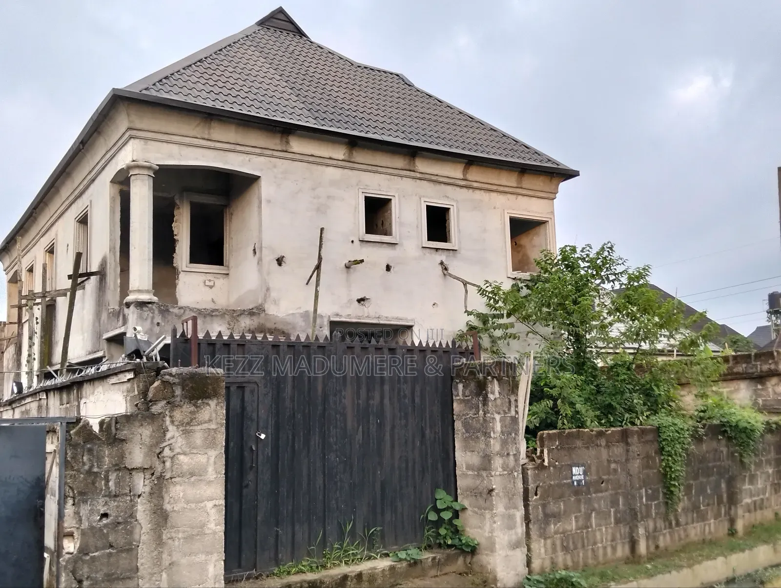 4bdrm Duplex in Mandela Estate Sars for sale