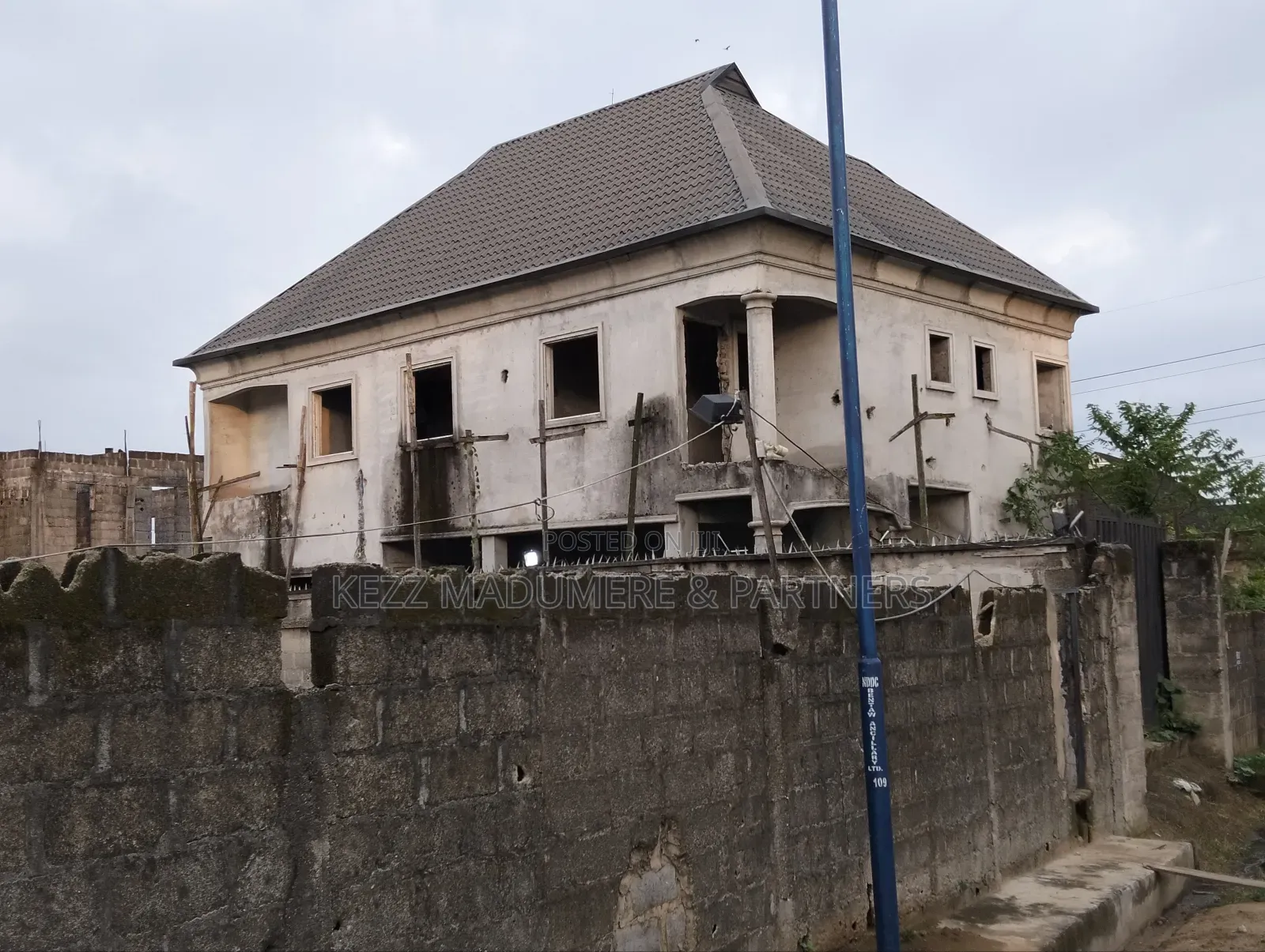 4bdrm Duplex in Mandela Estate Sars for sale