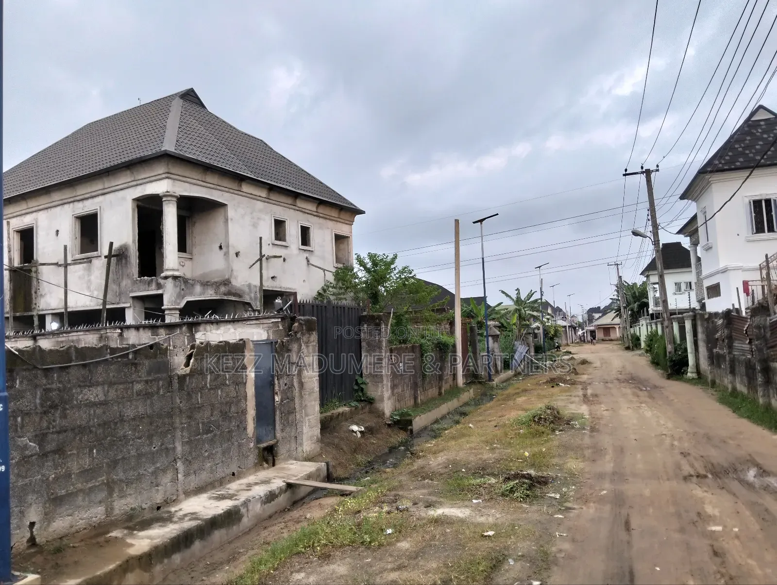 4bdrm Duplex in Mandela Estate Sars for sale