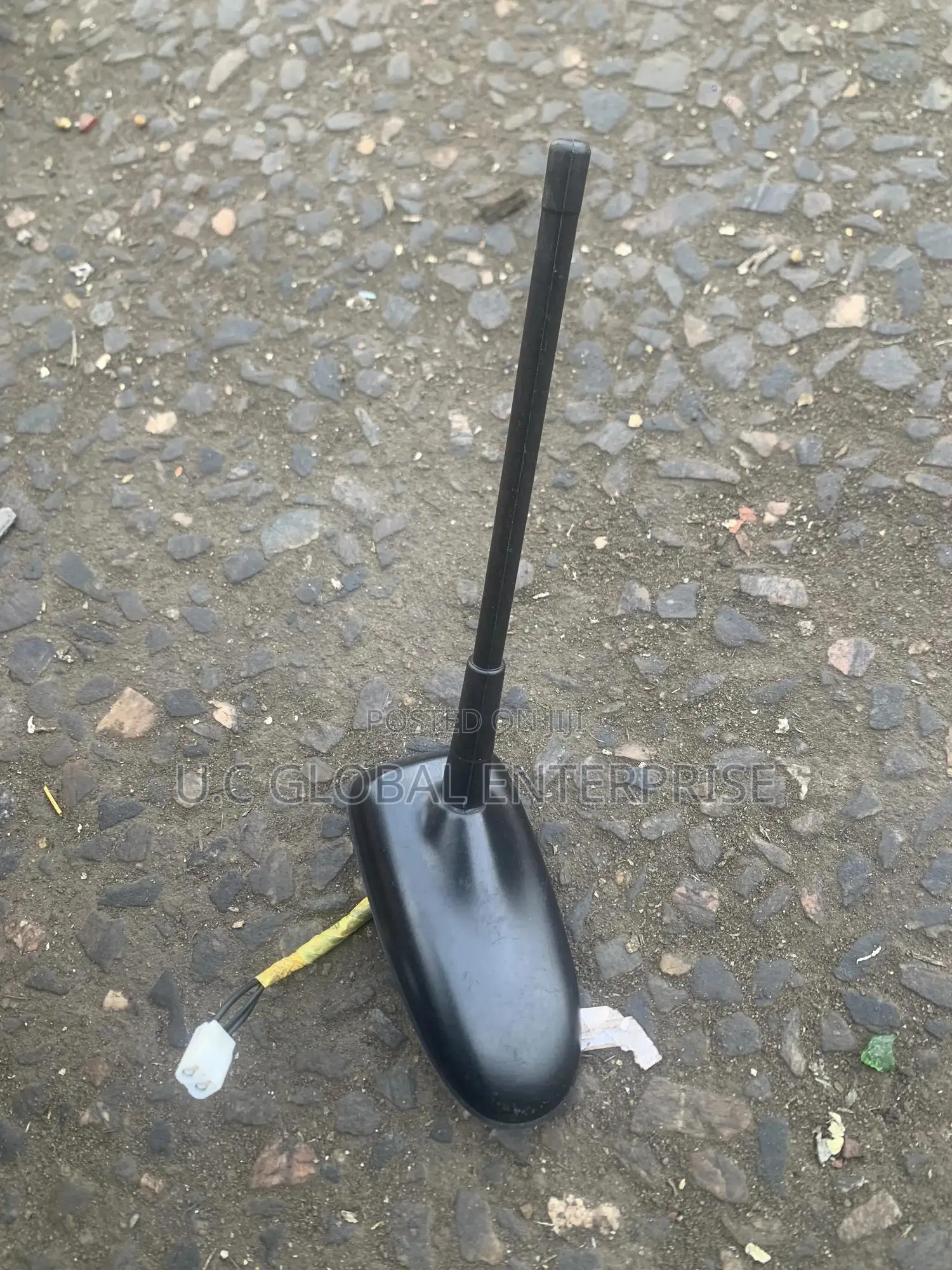 Roof Antanal for Toyota Venza Available