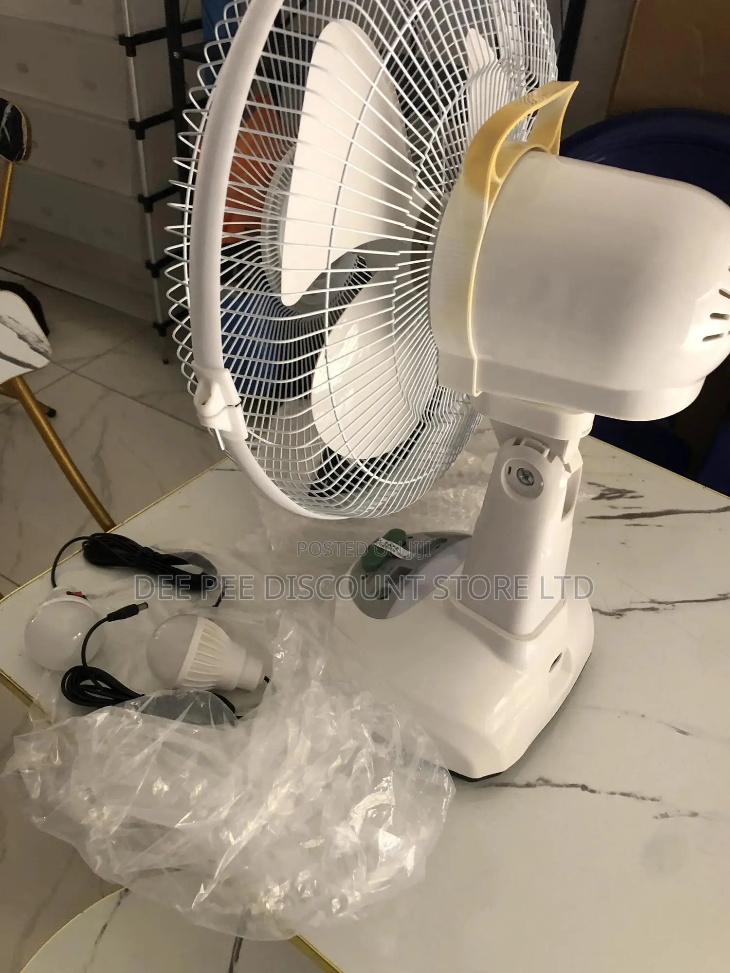 Gd-8019a 12inches Solar Rechargeable Table Fan
