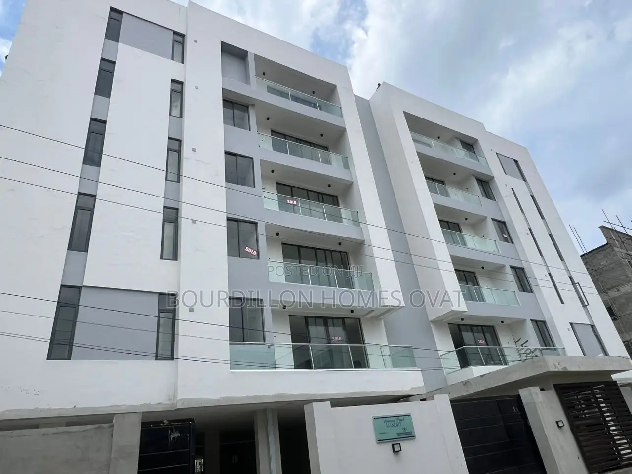3bdrm Maisonette in Lekki Phase 1 for sale