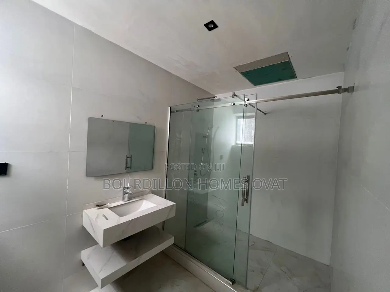 3bdrm Maisonette in Lekki Phase 1 for sale