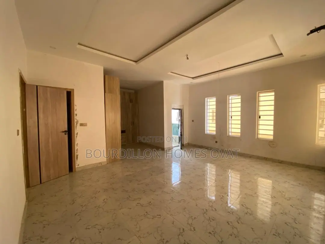4bdrm Duplex in Lekki for sale