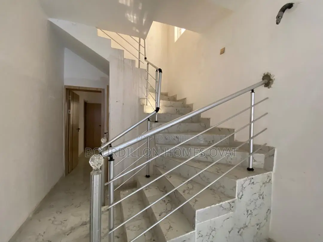 4bdrm Duplex in Lekki for sale
