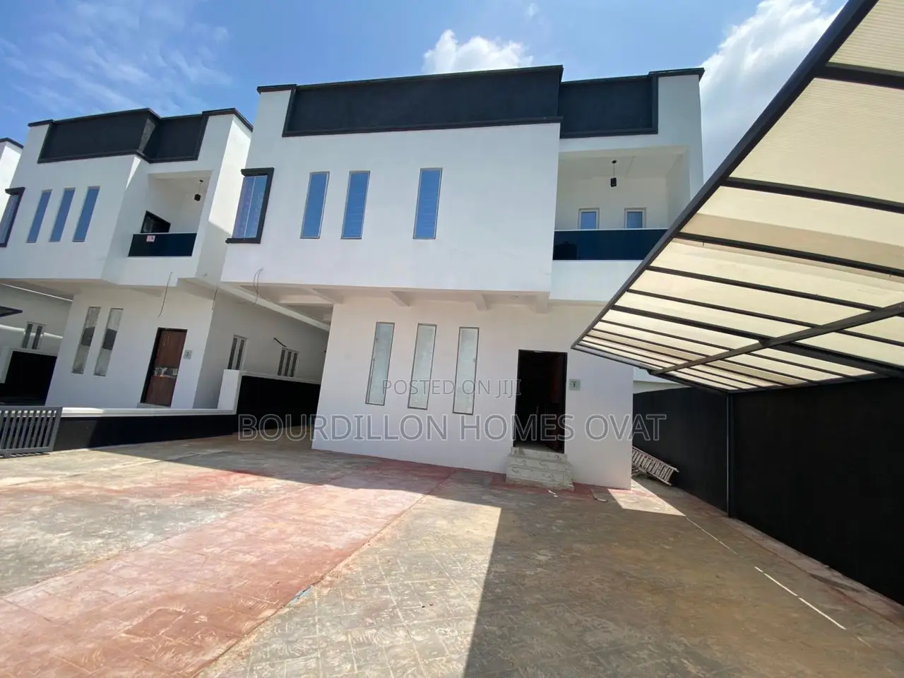 5bdrm Duplex in Lekki for sale