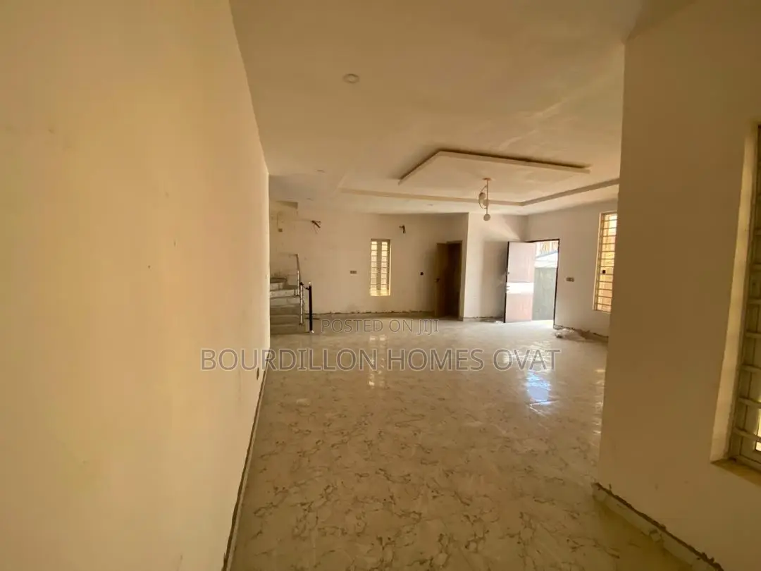 5bdrm Duplex in Lekki for sale