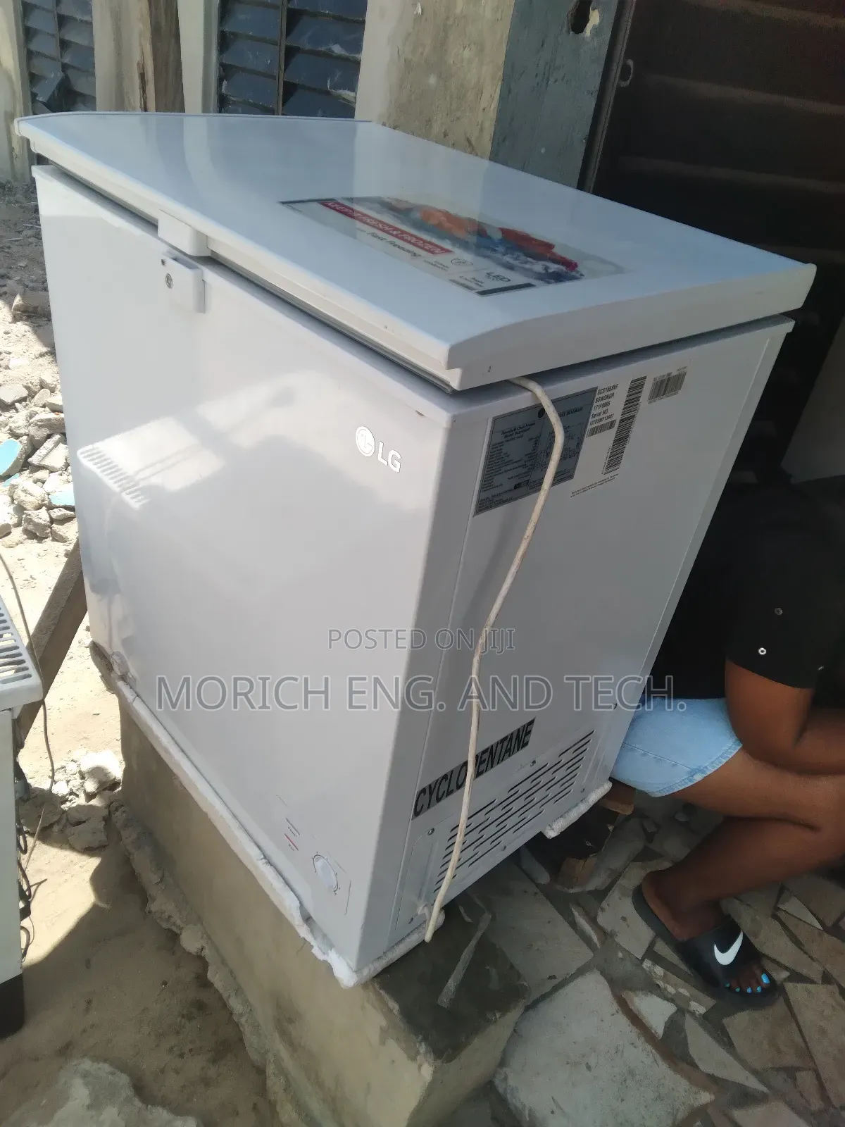 Lg Chest Freezer 150 Litres for Sale