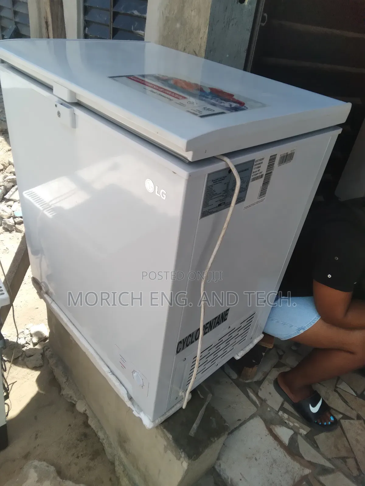 Lg Chest Freezer 150 Litres for Sale