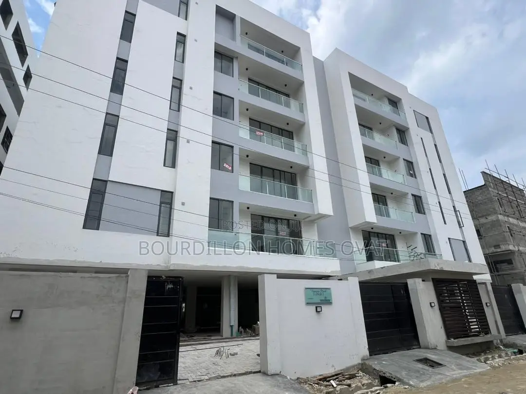 2bdrm Apartment in Lekki Phase 1 for sale