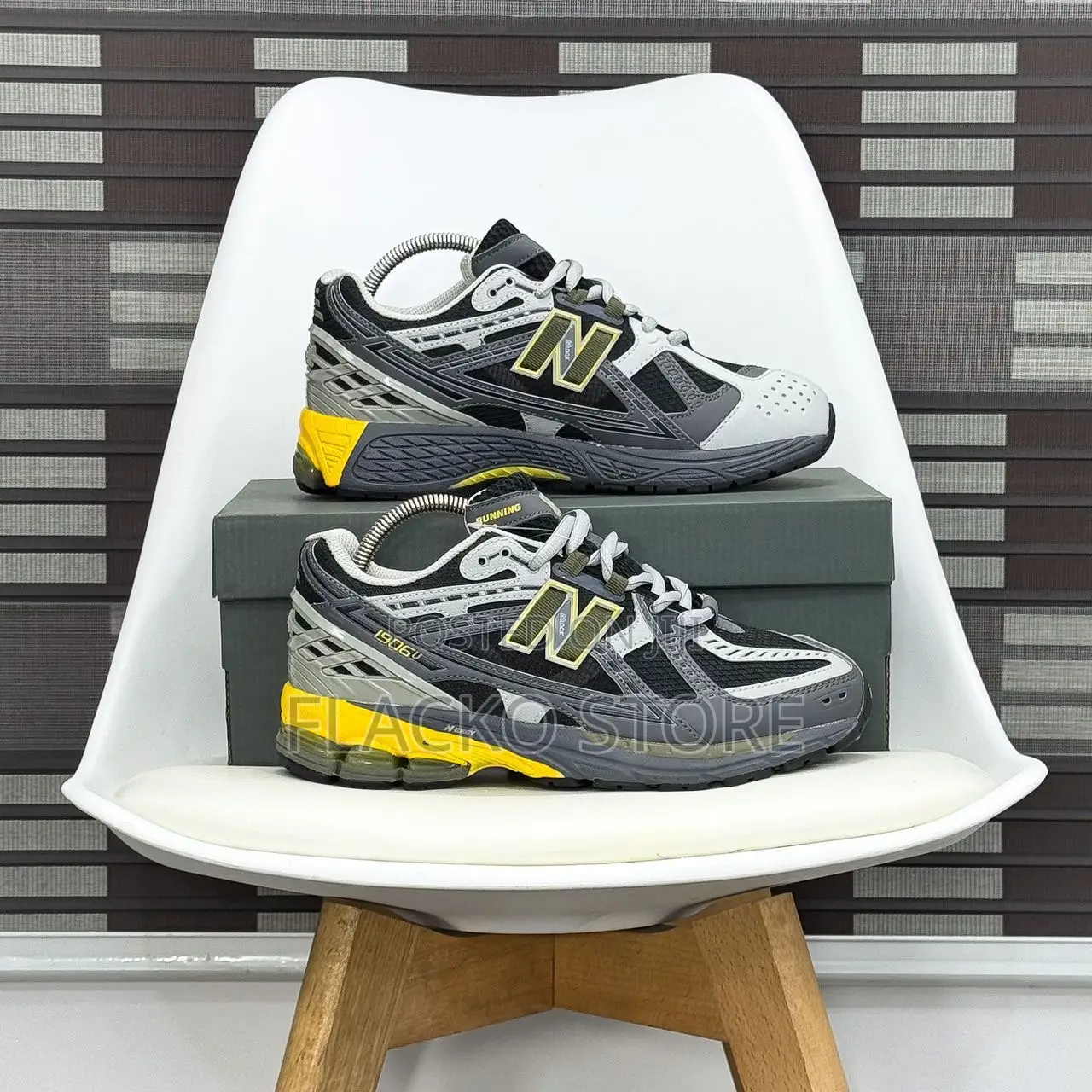 Original New Balance 1906u Sneakers