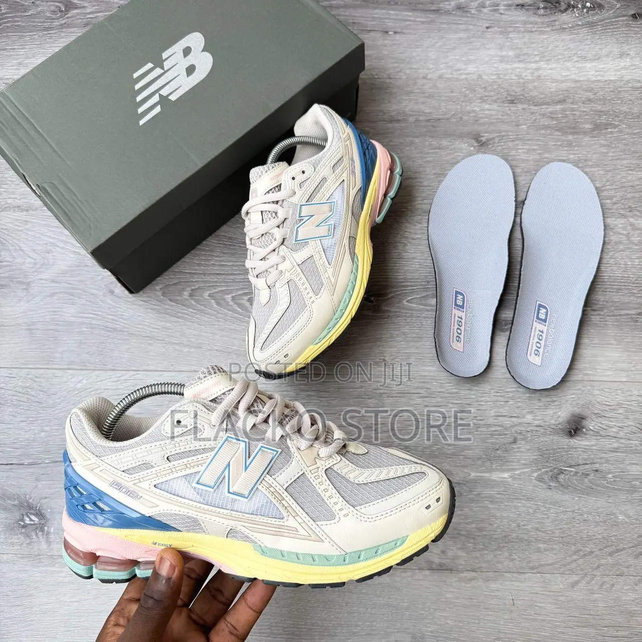 Original New Balance 1906u Sneakers