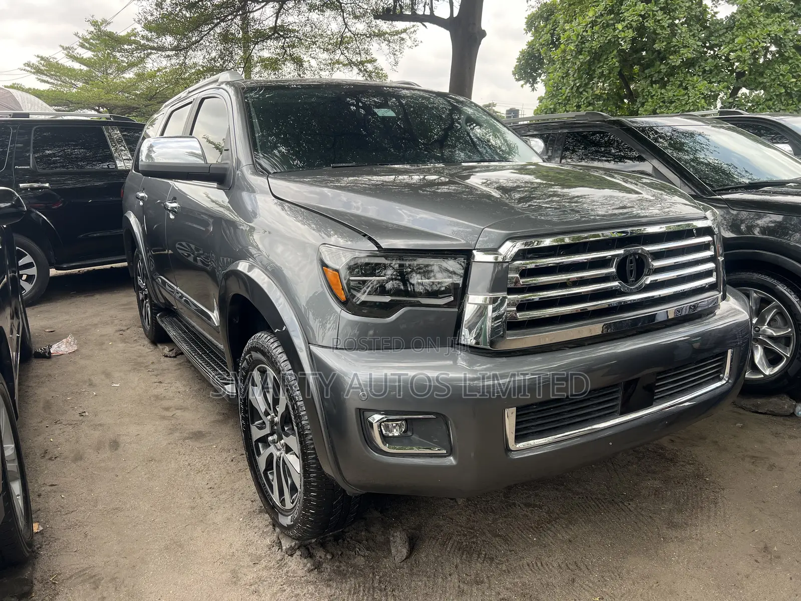 Toyota Sequoia Platinum 4x4 2020 Gray
