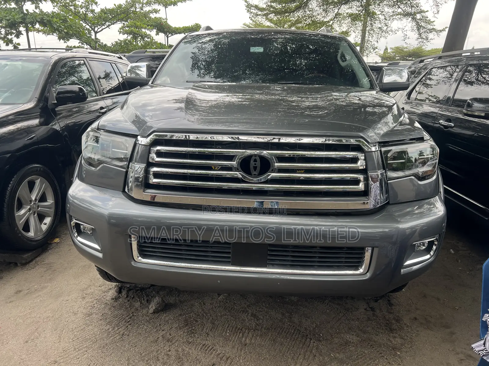 Toyota Sequoia Platinum 4x4 2020 Gray