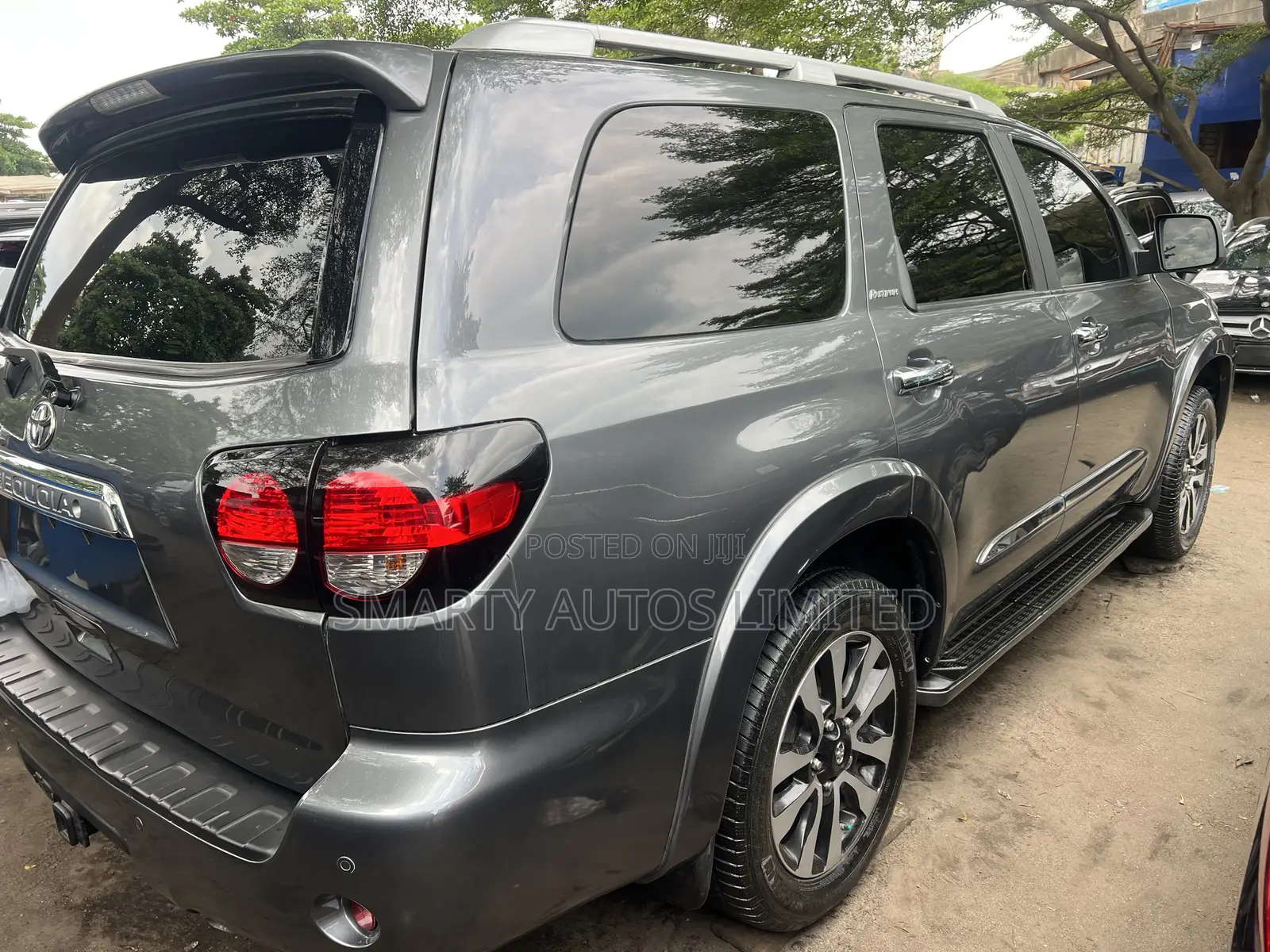 Toyota Sequoia Platinum 4x4 2020 Gray