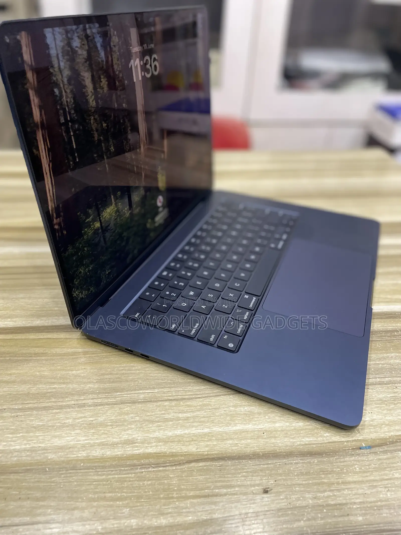Laptop Apple MacBook Air 2023 M2 16GB Apple M2 SSD 256GB