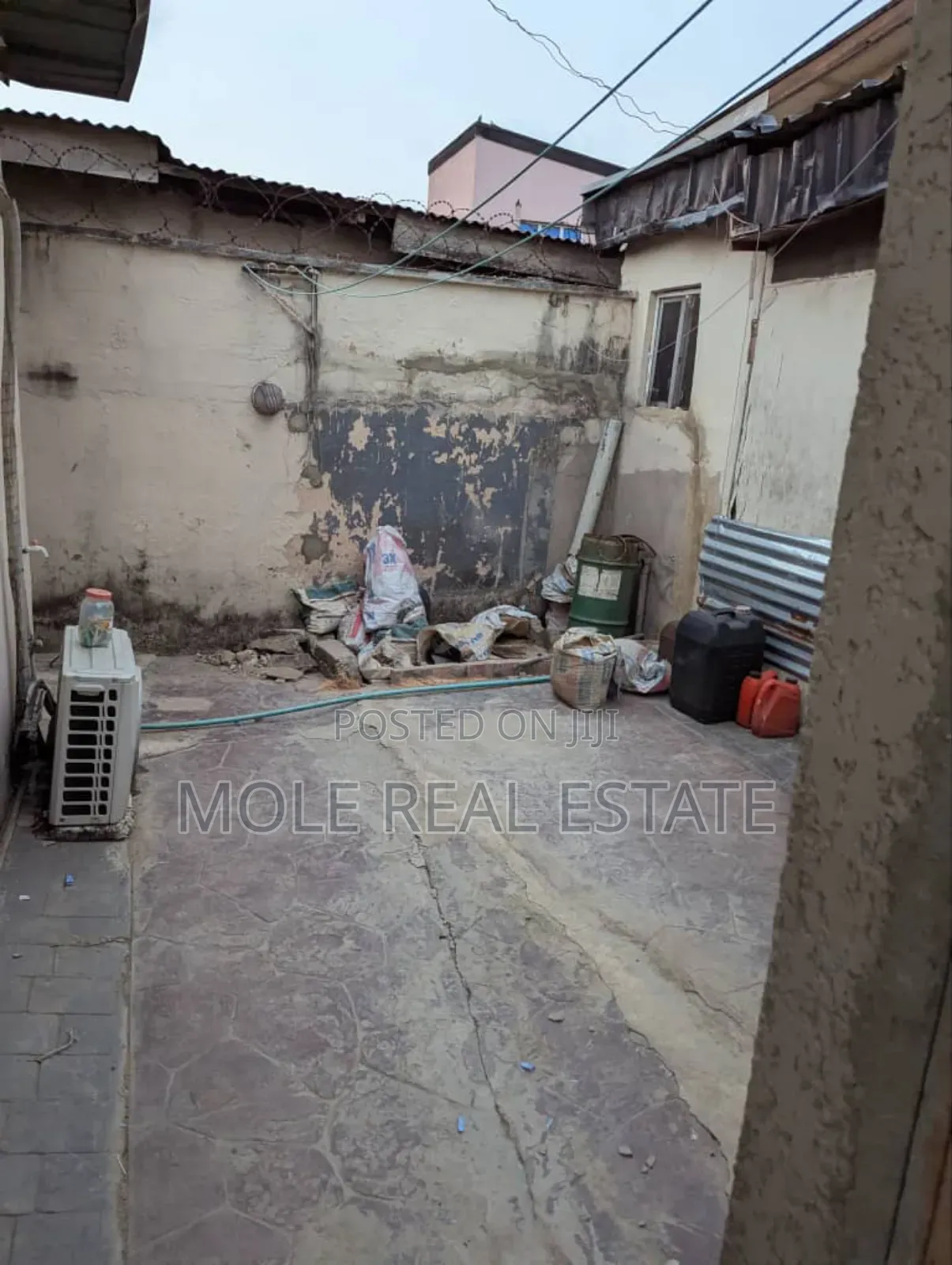 Furnished 8bdrm Block of Flats in General Bustop, Ikotun/Igando