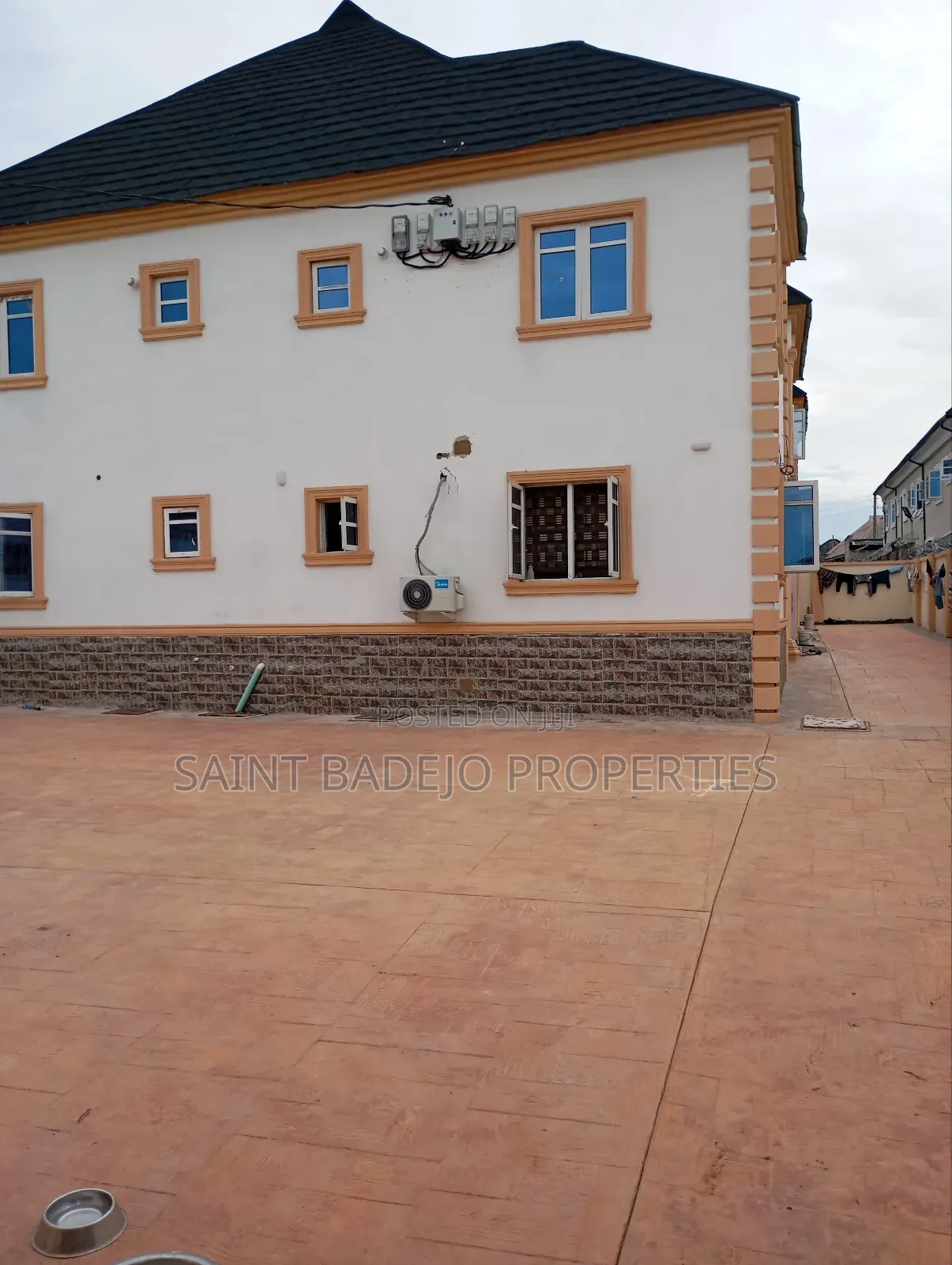 8bdrm Block of Flats in Kasbak College Area, Gberigbe for sale