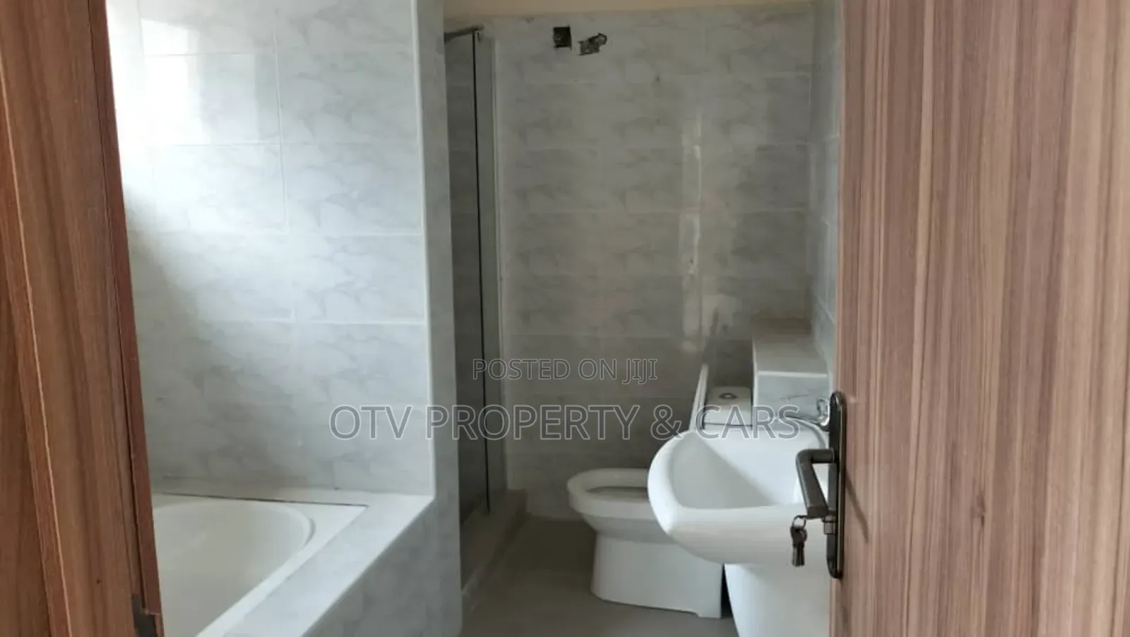 Furnished 4bdrm Townhouse/Terrace in Lekki for sale