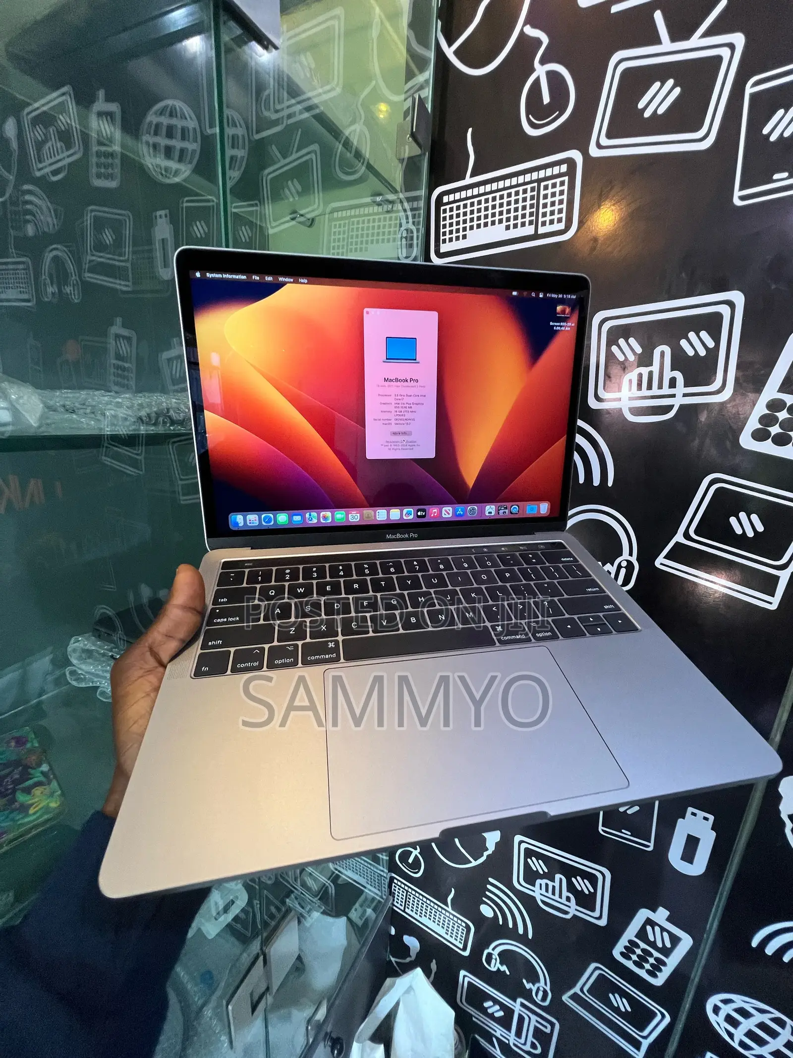 Laptop Apple MacBook Pro 2017 16GB Intel Core i7 SSD 512GB