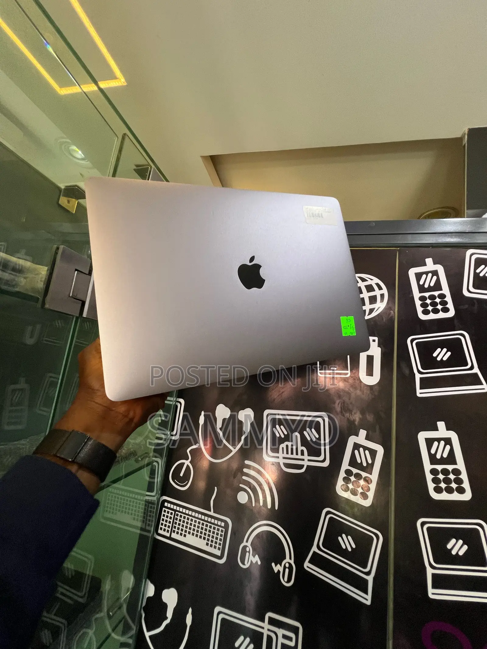Laptop Apple MacBook Pro 2017 16GB Intel Core i7 SSD 512GB