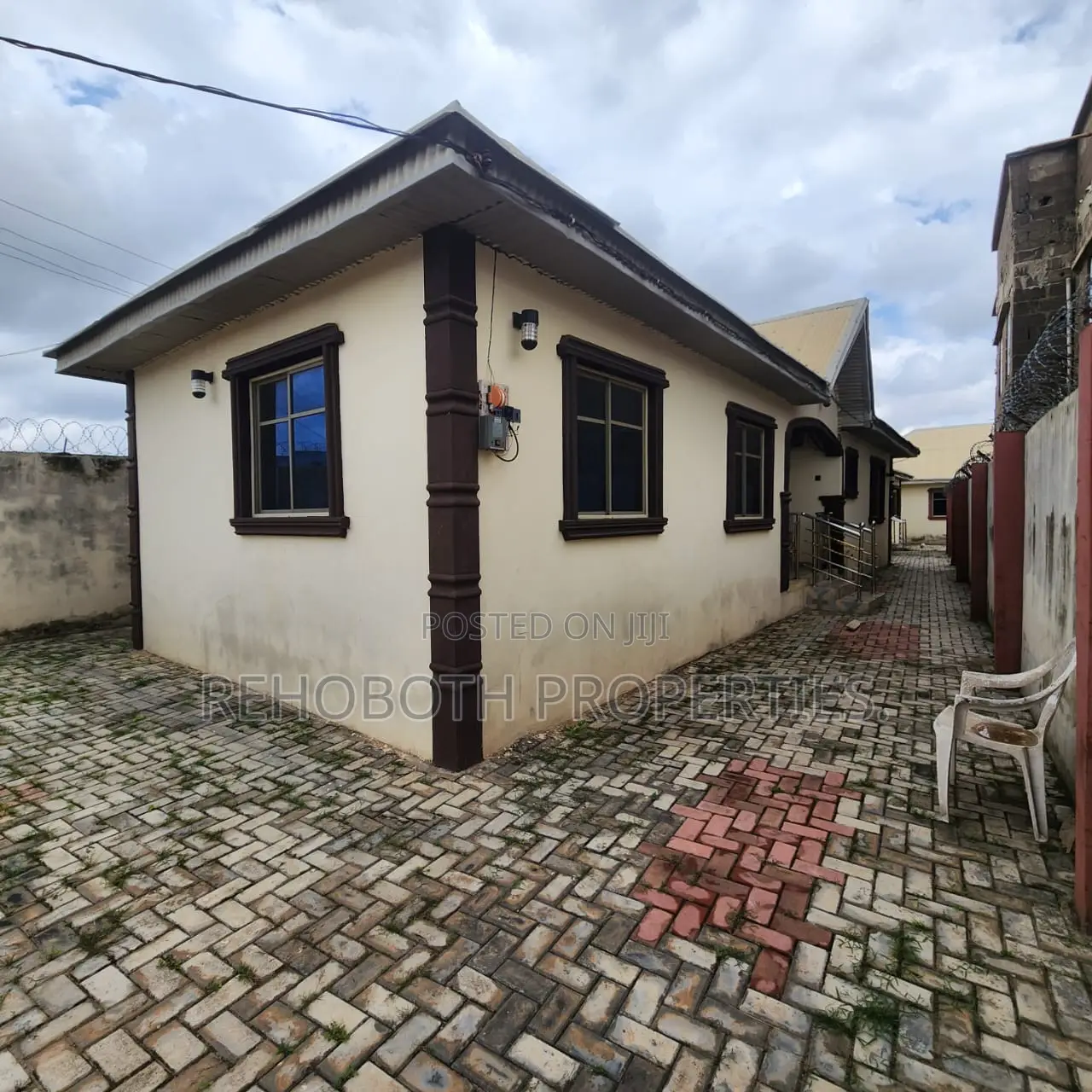 4bdrm Bungalow in Iyana Church, Ibadan for sale