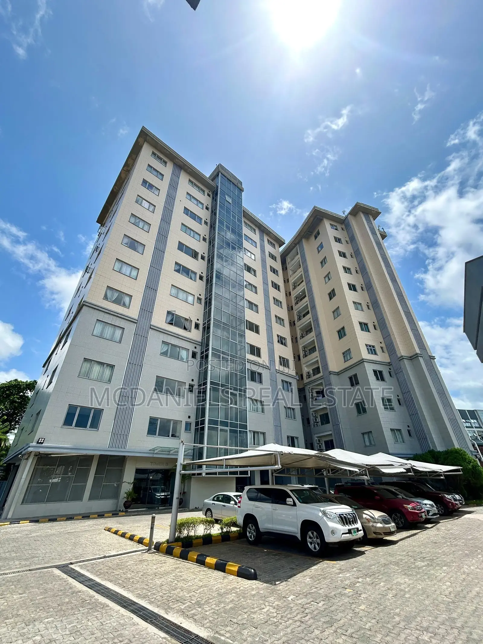 3bdrm Apartment in Ademola Adetokunbo for sale
