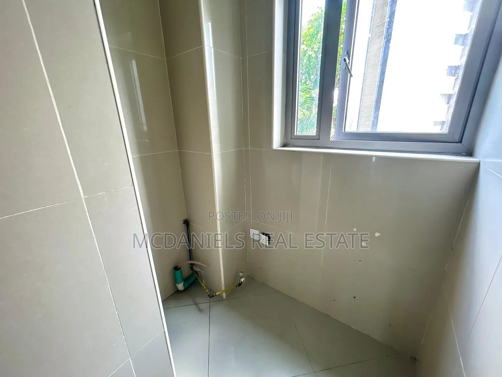 3bdrm Apartment in Ademola Adetokunbo for sale