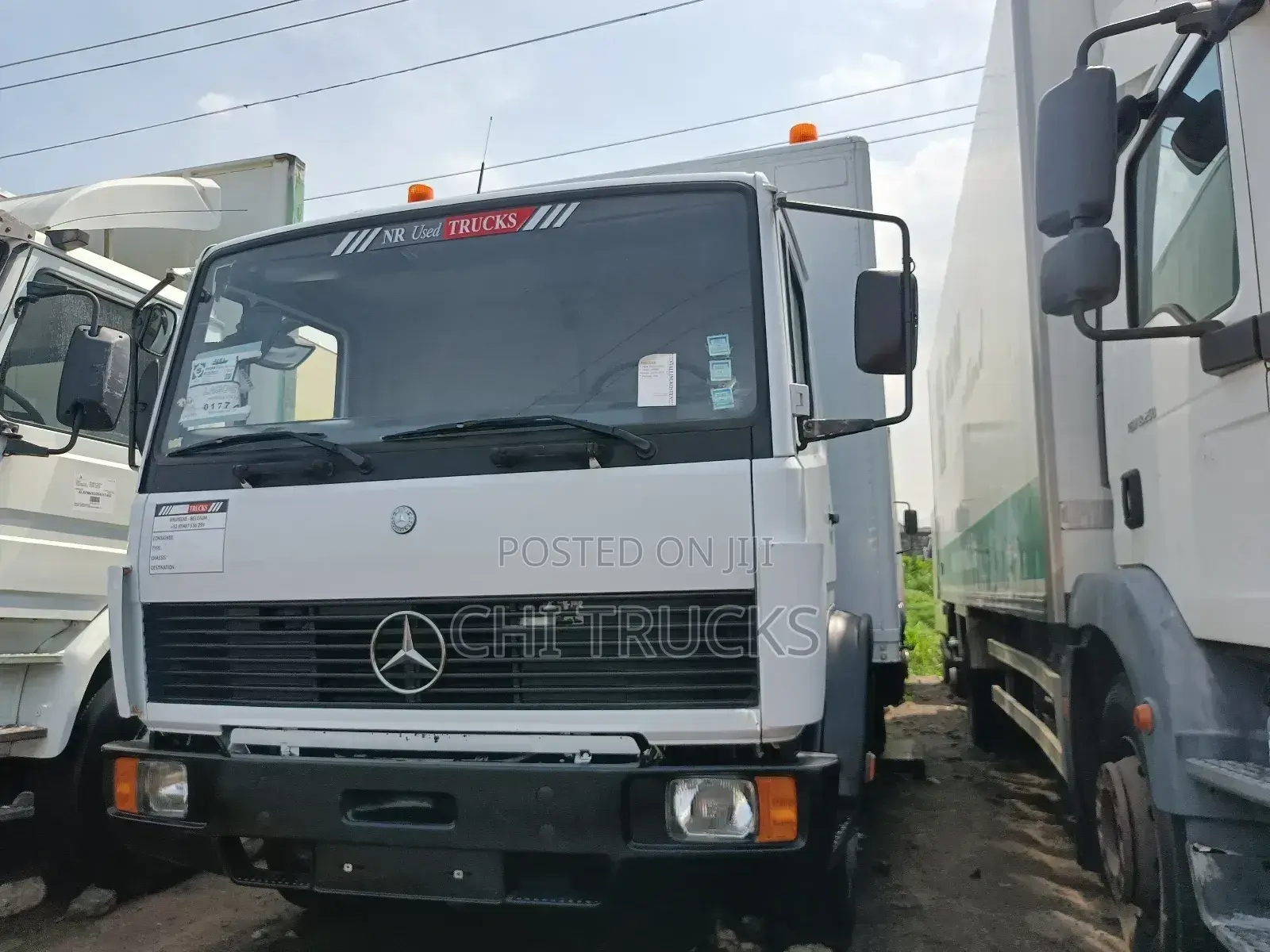 Mercedes Benz 814 Container Body Truck White