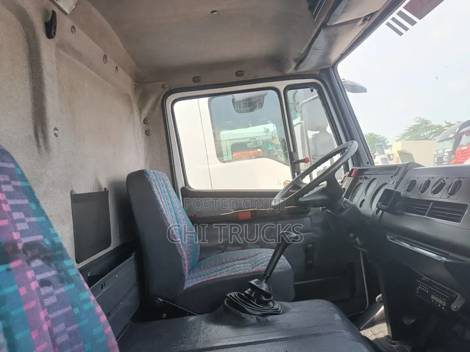 Mercedes Benz 814 Container Body Truck White