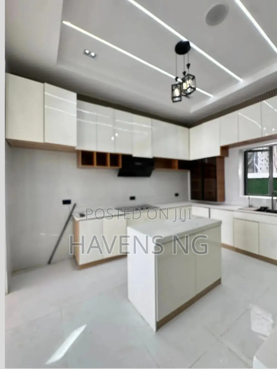 4bdrm Duplex in Ikota for sale