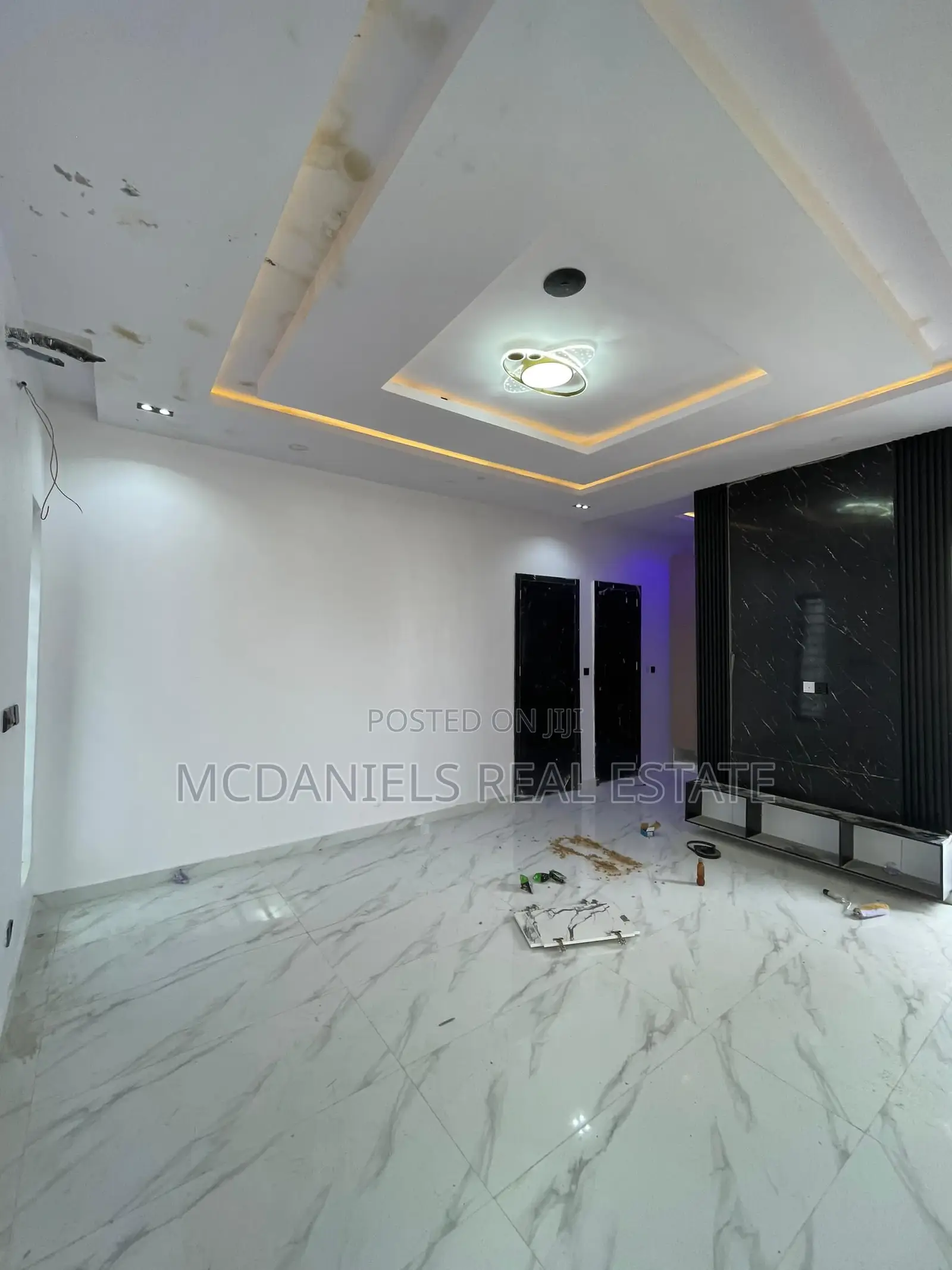 5bdrm Duplex in Ikota for sale