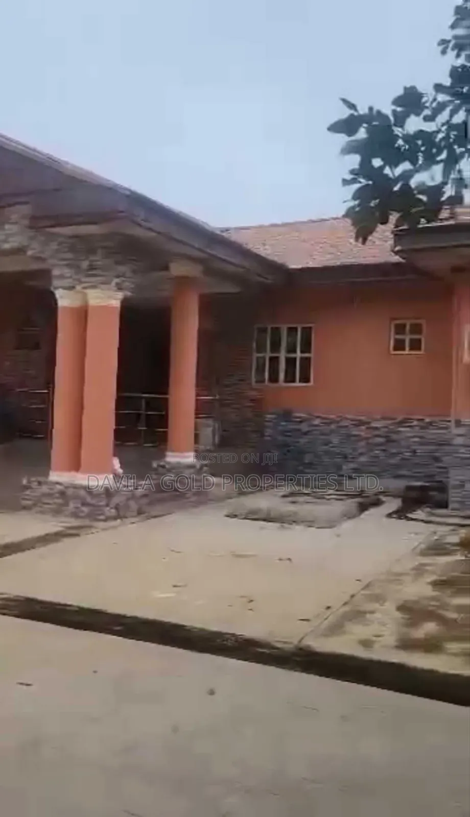 7bdrm Block of Flats in Benin City for sale